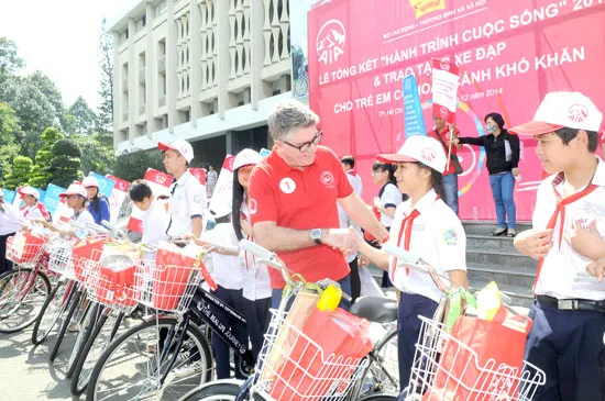 AIA Việt Nam với “Hành trình cuộc sống 2014”