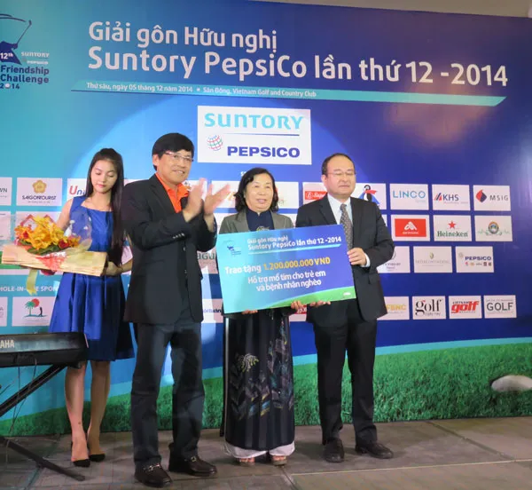 Tặng 1,2 tỷ đồng mổ tim cho trẻ em nghèo tại Quảng Nam