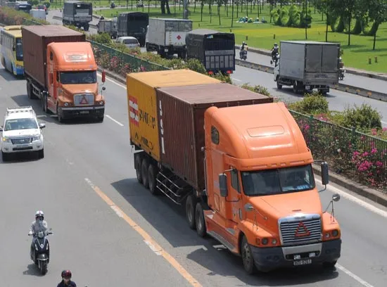 Nên để thị trường tự điều tiết giá cước vận tải