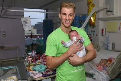 Nghĩa cử cao đẹp ảnh 2