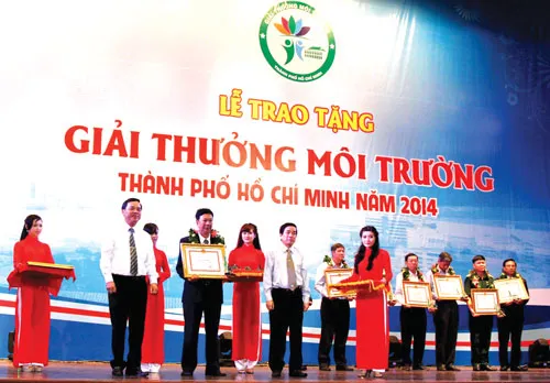 Cả 3 nhà máy của Vinamilk ở TPHCM được nhận Giải thưởng môi trường của thành phố năm 2014 ảnh 3