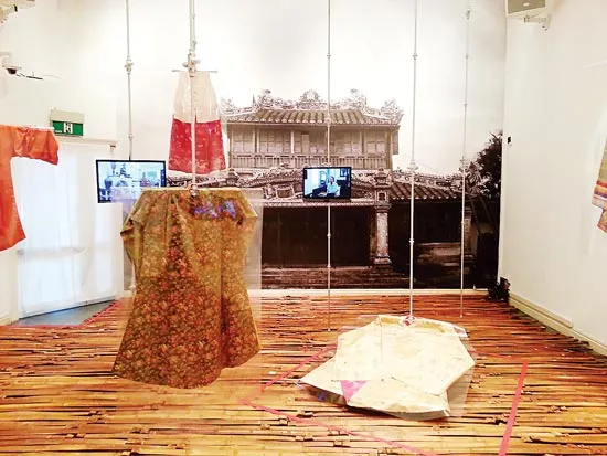 Cuộc đối thoại áo dài