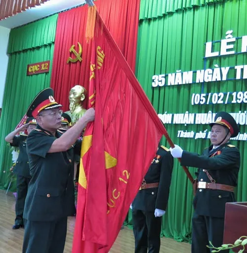 Cục 12 đón nhận Huân chương Bảo vệ Tổ quốc hạng Nhất