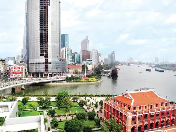 Phát triển thành phố Hồ Chí Minh văn  minh, hiện đại, nghĩa tình để tiếp tục chăm lo, nâng cao  đời sống Nhân dân