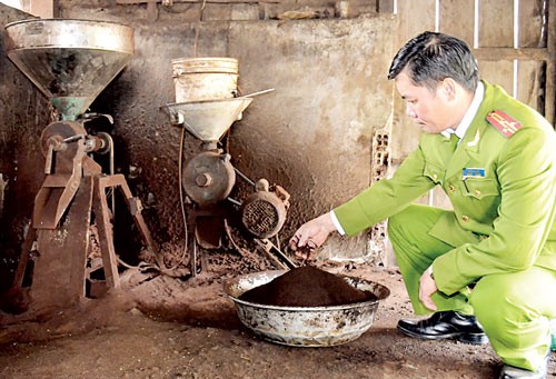 Dak Lak Police raid a fake coffee processing business in Buon Ma Thuot City (Photo: SGGP)