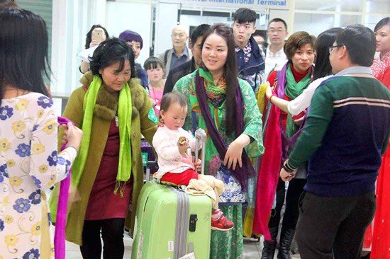 The delegation of around 80 Chinese visitors arrives in Khanh Hoa. (Photo: Sggp)