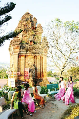 Không gian thơ kỳ ảo núi Nhạn