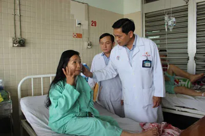 Cứu sống nạn nhân bị cướp cắt cổ, cướp tiền