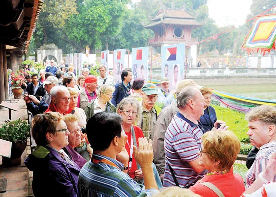 Sức mạnh kết nối diệu kỳ của thơ ca