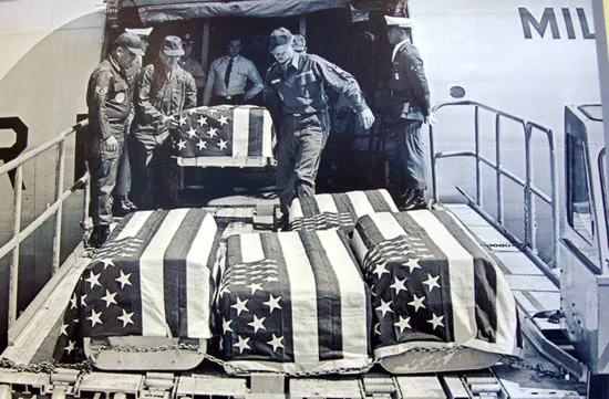 Triển lãm “50 năm Mỹ đổ bộ vào Đà Nẵng” ảnh 6