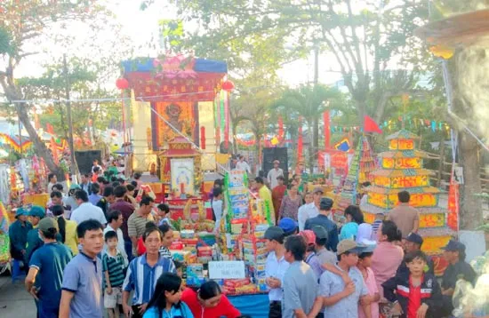 Long An: Rộn ràng lễ hội làm chay