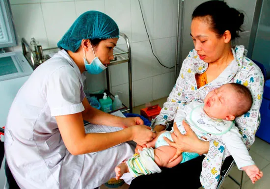 Tiêm Vaccine đúng lịch và đầy đủ là biện pháp hữu hiệu phòng chống dịch bệnh truyền nhiễm nguy hiểm cho trẻ