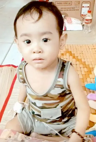 Bé 3 tuổi ung thư bạch cầu tủy