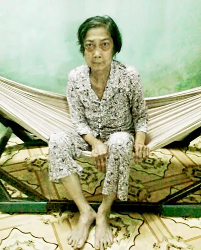 Cả nhà suy kiệt vì bệnh