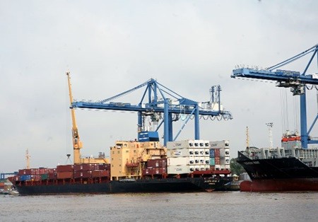Viet Nam recorded a trade deficit of US$1.8 billion over the last three months, accounting for 9 per cent over the total export-import turnover, according to a report recently released by the Ministry of Planning and Investment. — Photo ndh