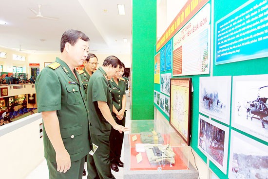 Visitors at the exhibition. (Photo:SGGP)