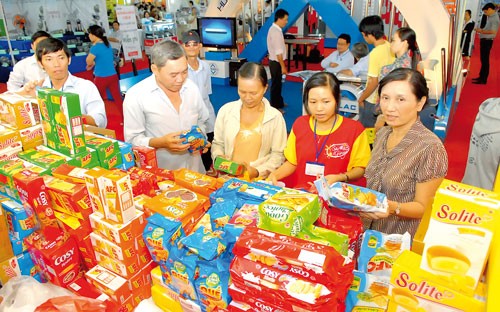 Vietnamese enterprises try to attract consumers from their high quality products photo: SGGP