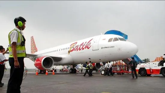 Một máy bay Indonesia bị dọa đánh bom