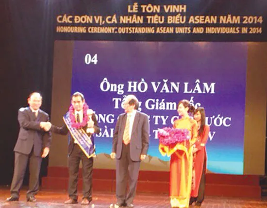 Nước sạch đến với hộ nghèo ảnh 6