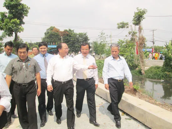 Khánh thành 12 công trình bờ bao chống triều cường bằng nhựa uPVC