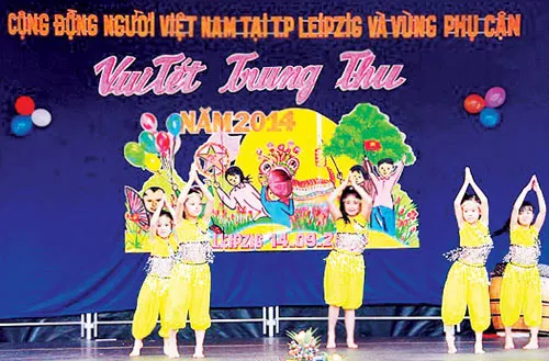 Hướng về quê hương