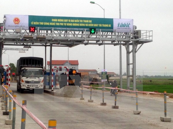 Tasco BOT tollbooth has piloted e-toll collection in National Highway 1A (Photo: VNA)