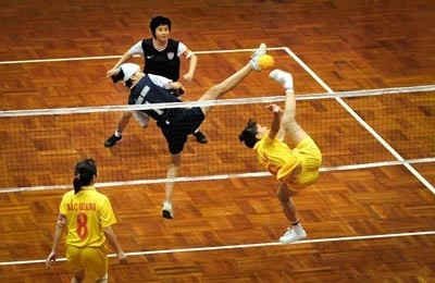 Competing Tea drying by Ho Le Hoang Vu Following mother for working by Vo Van Hoang