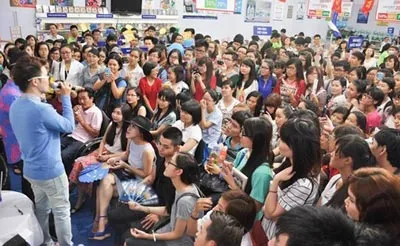 Hãy nhìn thoáng hơn với người trẻ