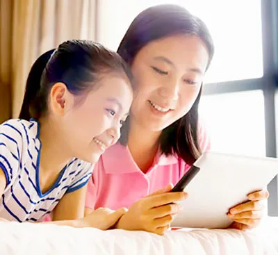 Mẹ, con và thế giới mạng