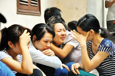 Relatives of dead people crying (Photo: SGGP)