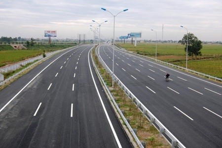 A HCM City company has asked the Transport Ministry to approve a US$1.37 billion project to build a expressway that will connect HCM City with a southern border province. (Illustrative image/ Photo cienco6)