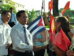 Politburo member Pham Quang Nghi welcomed by Cuban people (Source: VNA)