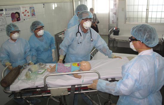 Medical workers are practicing the hypothetical situation (PHoto: SGGP)