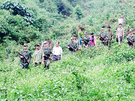 Dân chung tay bảo vệ cột mốc biên giới