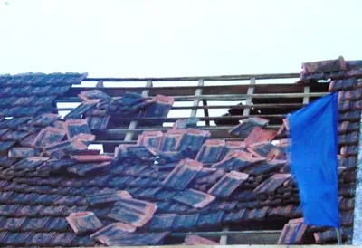 Hà Tĩnh: Hàng trăm nhà dân bị hư hỏng do mưa đá, lốc xoáy