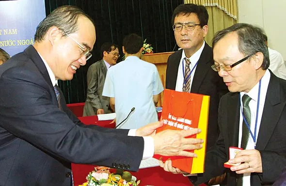 Trí thức kiều bào góp ý dựng xây đất nước