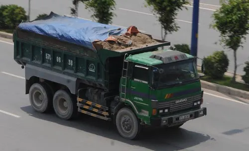 Xe tải mất… an toàn