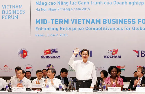 Khai mạc Diễn đàn Doanh nghiệp Việt Nam giữa kỳ 2015