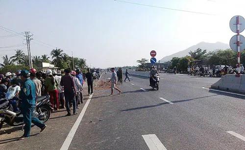 Bình Thuận: 3 người bị xe tải tông chết