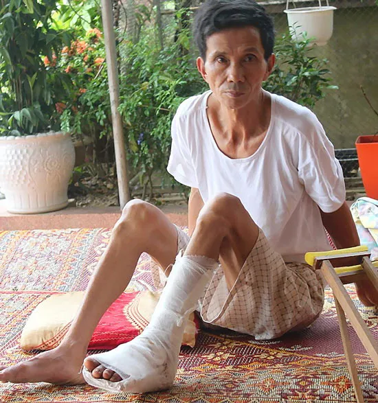 Vợ chồng cùng gặp nạn, gia cảnh rơi vào bế tắc