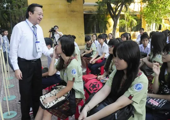 TPHCM:  Sáng nay 77.726 thí sinh lớp 9 bước vào kỳ thi lớp 10