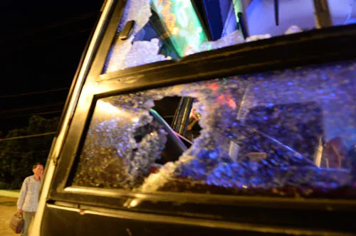 Gia Lai: Côn đồ ném đá, tấn công phụ xe