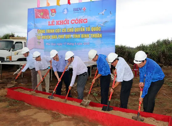 Khởi công xây dựng cột cờ Tổ quốc tại đảo Phú Quý