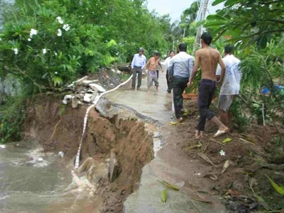 Tiếp tục sạt lở bờ sông tại quận Cái Răng, Cần Thơ