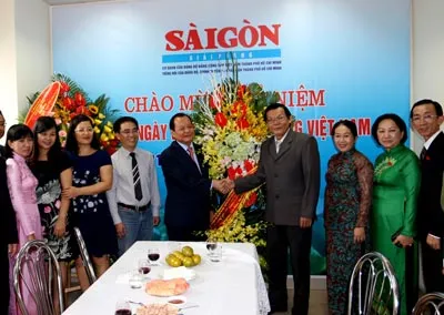 Đồng chí Lê Thanh Hải, Nguyễn Thiện Nhân thăm và chúc mừng báo SGGP