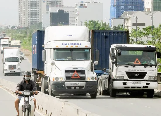 Giảm áp lực cho vận tải đường bộ