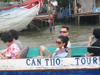 Can Tho City attracts a large number of visitors in the first six months. (Photo: KK)