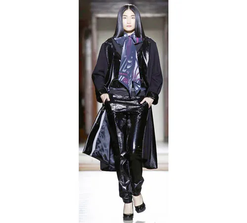 Người mẫu Kha Mỹ Vân “phủ sóng” truyền thông quốc tế