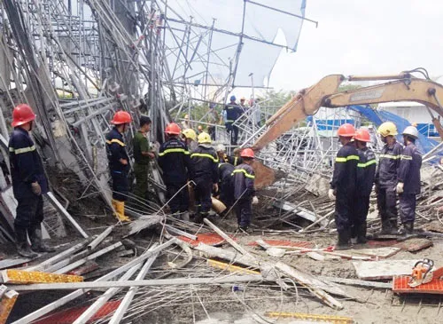 Tìm thấy nạn nhân cuối cùng trong vụ sập giàn giáo ở quận 7, TPHCM