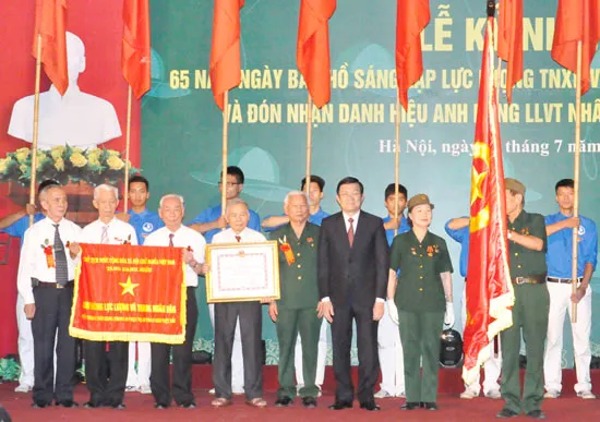 Đội Thanh niên xung phong 36 đón nhận danh hiệu Anh hùng Lực lượng vũ trang nhân dân